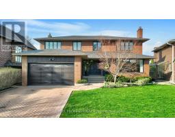 52 COURTSFIELD CRESCENT, Toronto, Ontario