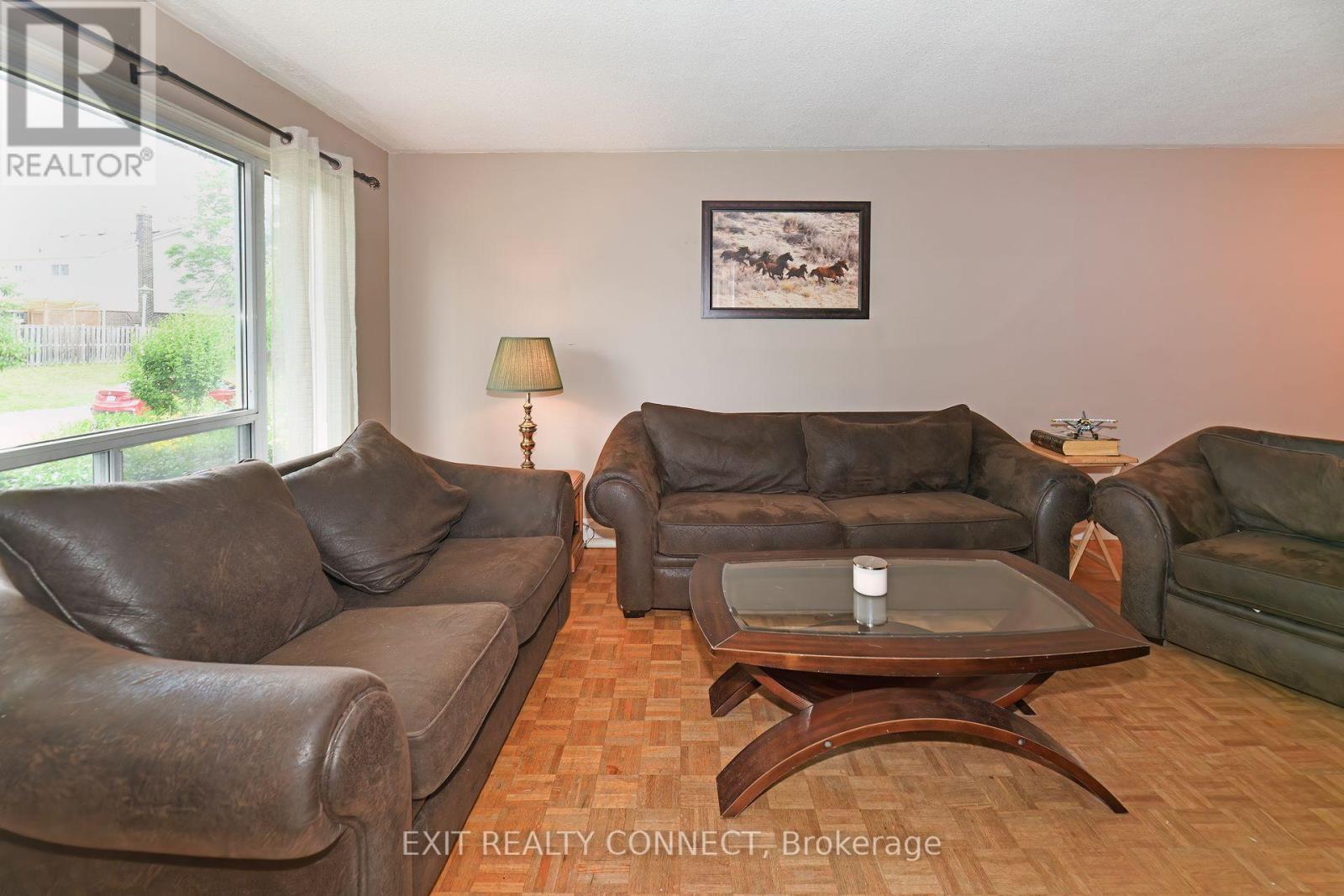 Property at 7 MANDARIN CRESCENT image 5