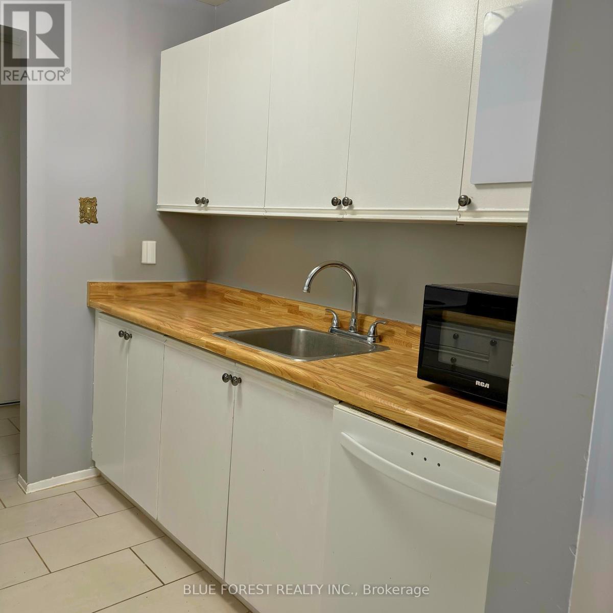 111 - 2228 Trafalgar Street, London East, Ontario  N5V 4J8 - Photo 5 - X12273820