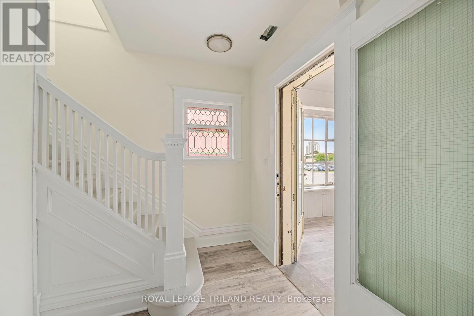 Property at 255 SIMCOE STREET image 4