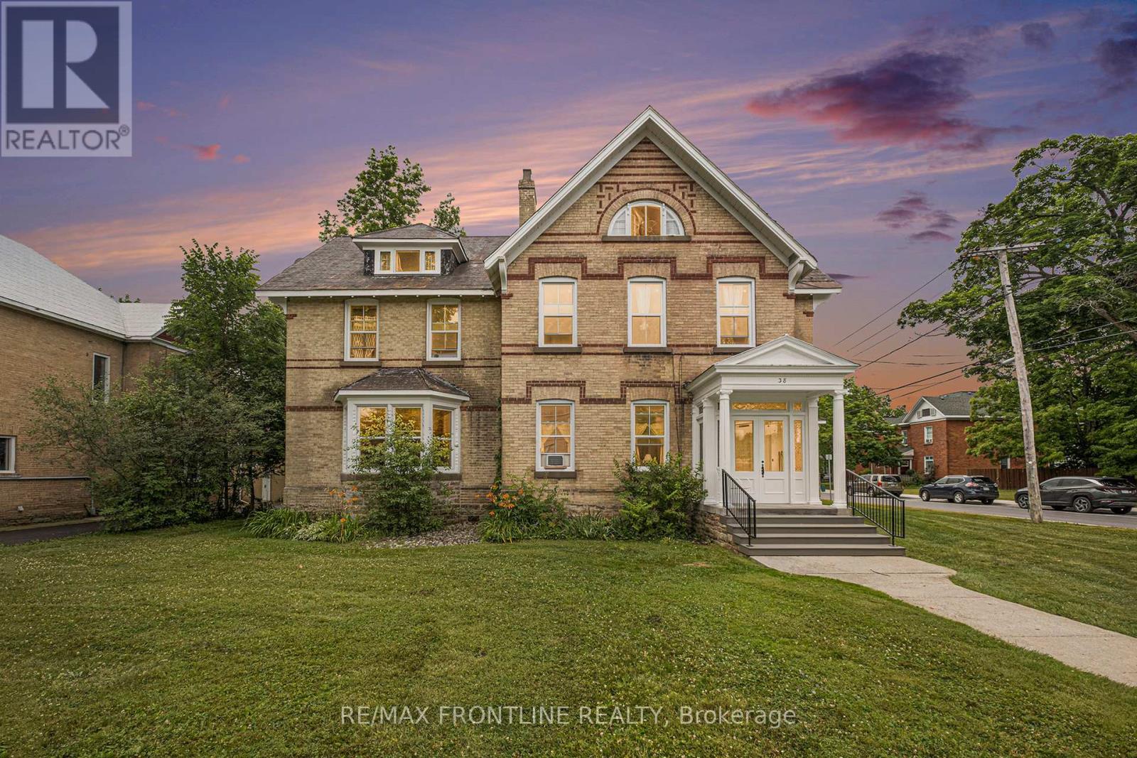 38 Drummond Street W, Perth, Ontario  K7H 2J8 - Photo 1 - X12273868