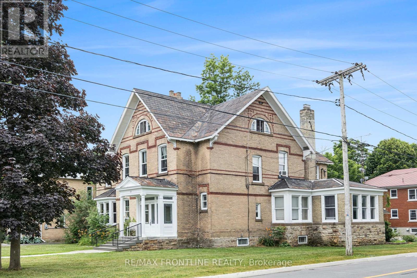 38 Drummond Street W, Perth, Ontario  K7H 2J8 - Photo 2 - X12273868