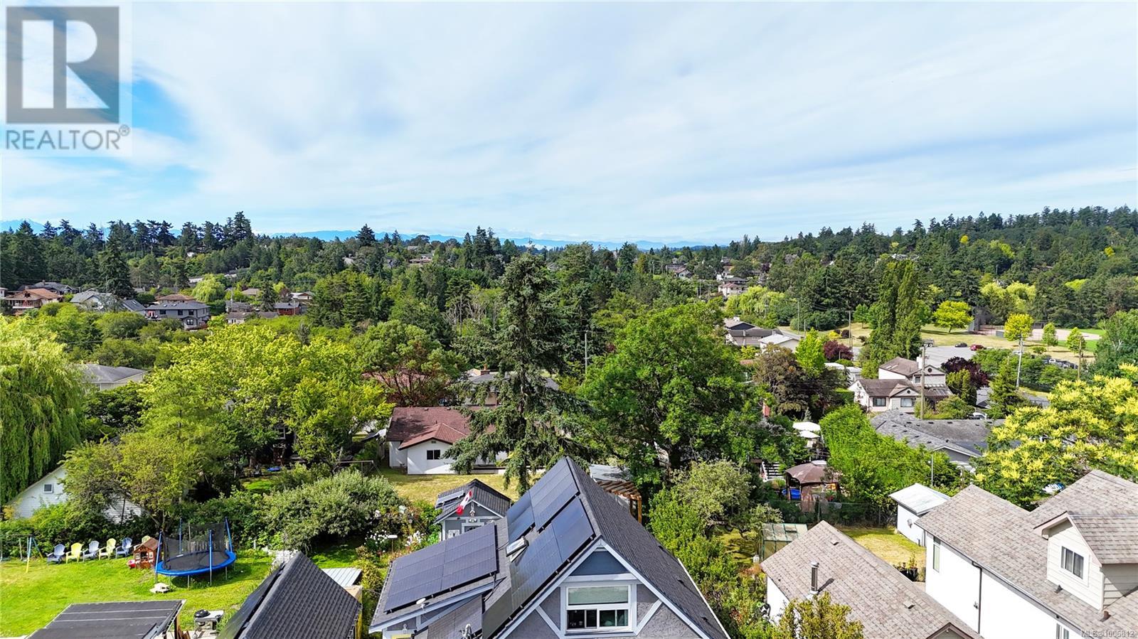Property at 755 Gladiola Ave image 4