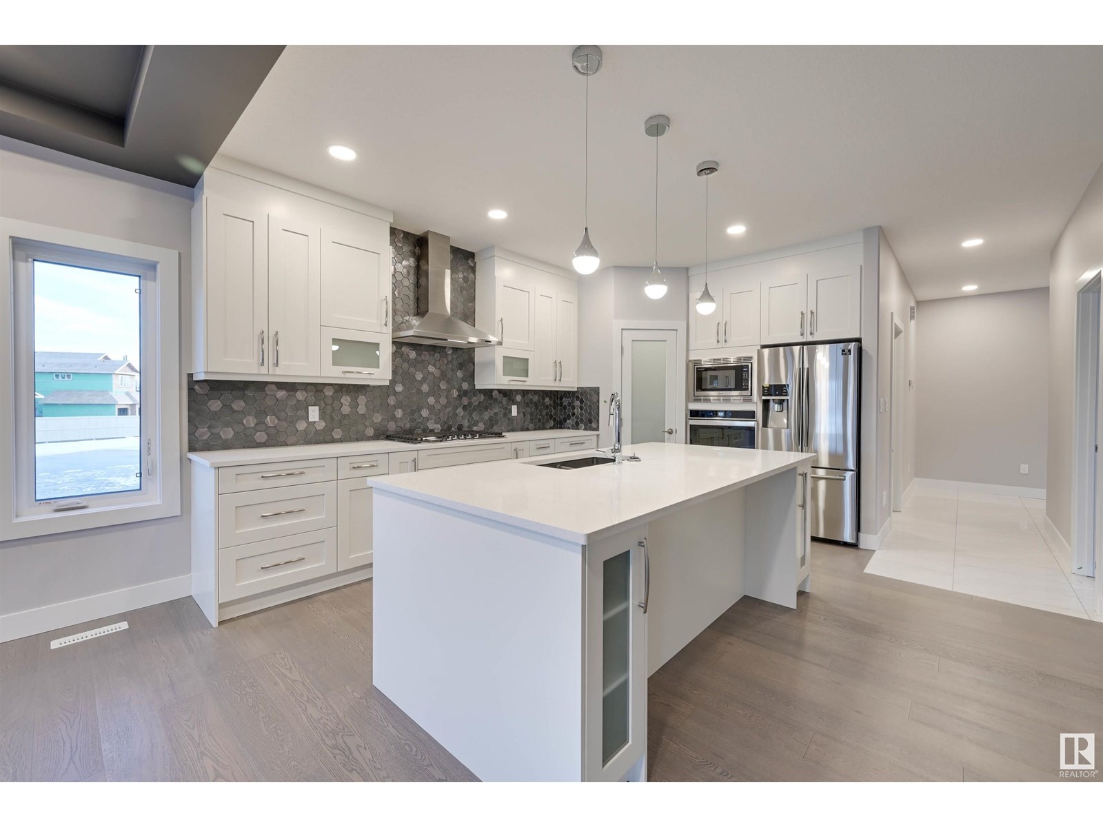 Property at 28 CANNES CV image 3