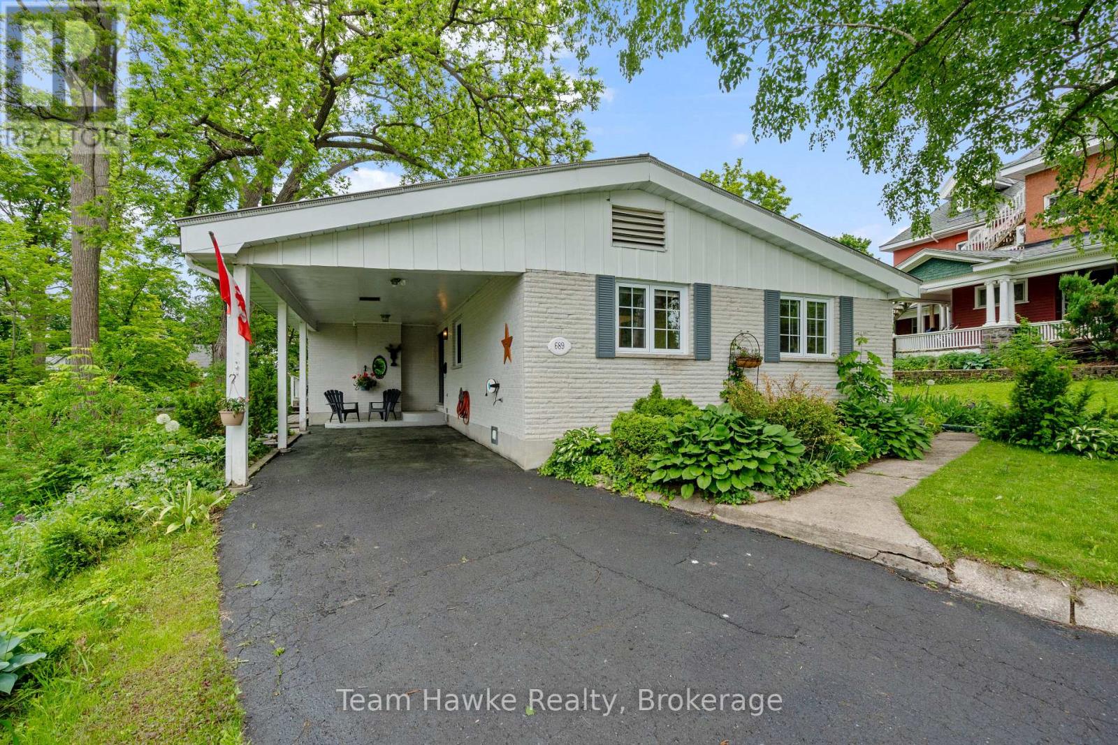 Property at 689 DOMINION AVENUE image 1