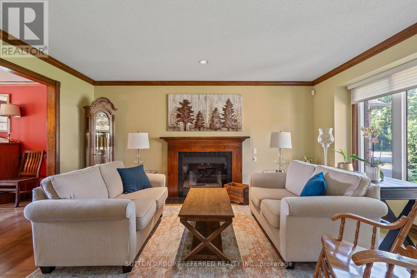 93 Hartson Road, London North, Ontario  N6H 4Z5 - Photo 7 - X12273994
