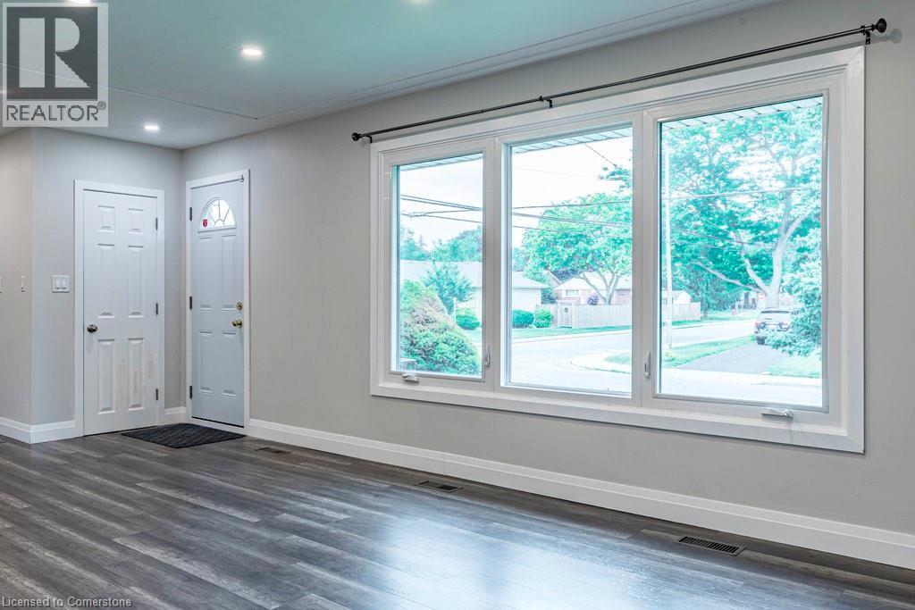 173 West 32nd Street, Hamilton, Ontario  L9C 5H1 - Photo 10 - 40748638