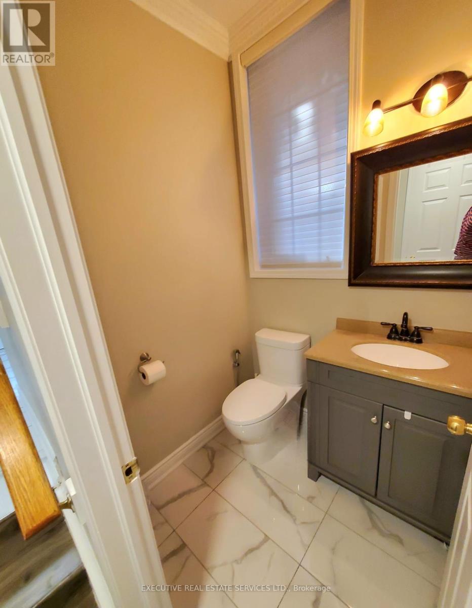 63 Jessop Drive, Brampton, Ontario  L7A 3N4 - Photo 10 - W12273858