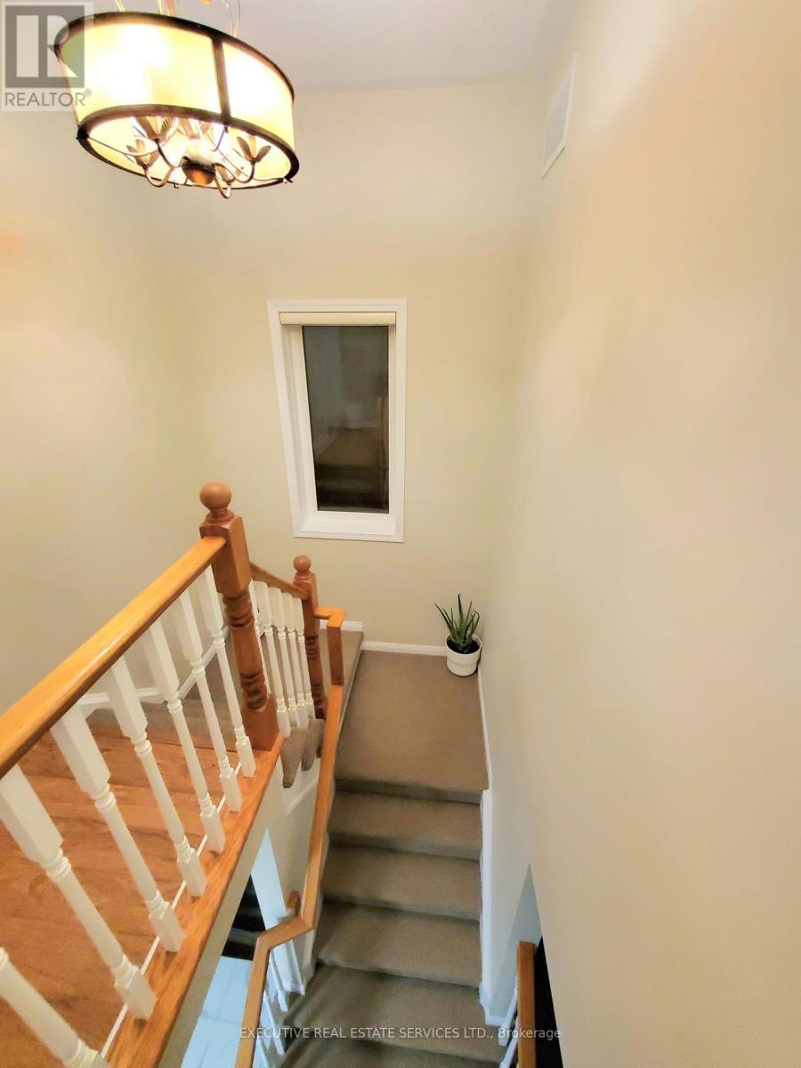 63 Jessop Drive, Brampton, Ontario  L7A 3N4 - Photo 11 - W12273858