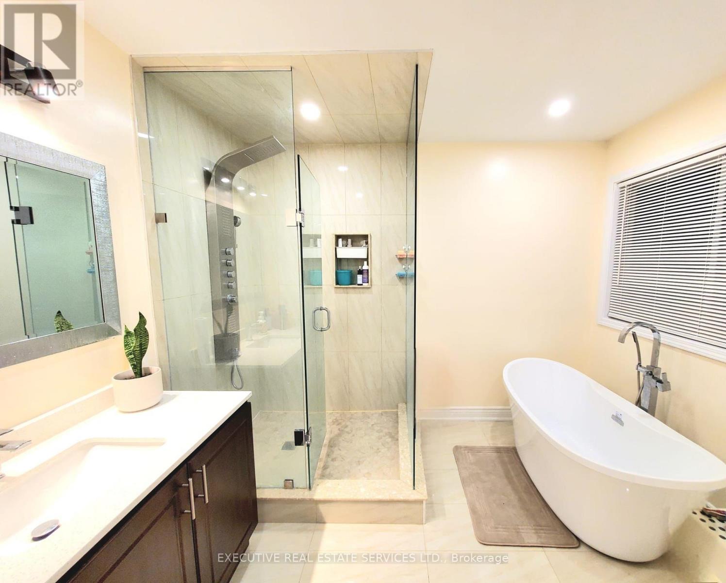 63 Jessop Drive, Brampton, Ontario  L7A 3N4 - Photo 20 - W12273858