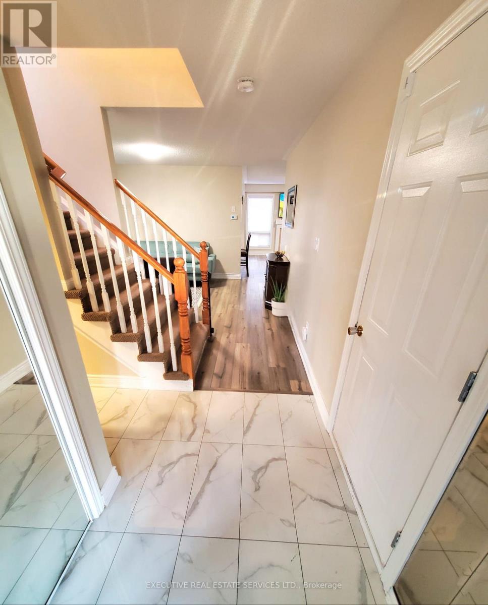 63 Jessop Drive, Brampton, Ontario  L7A 3N4 - Photo 9 - W12273858