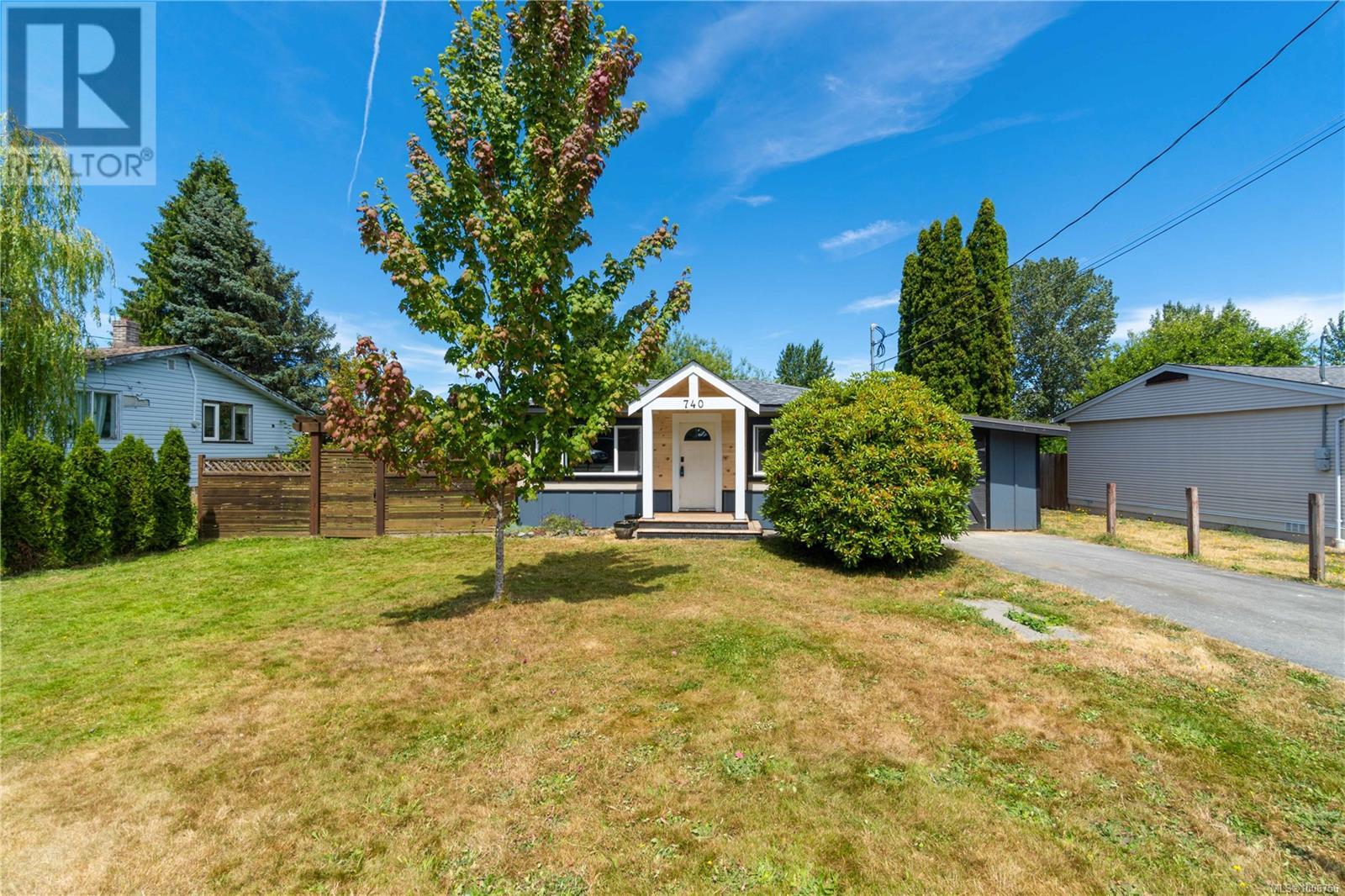 Property at 740 Oakley St image 2