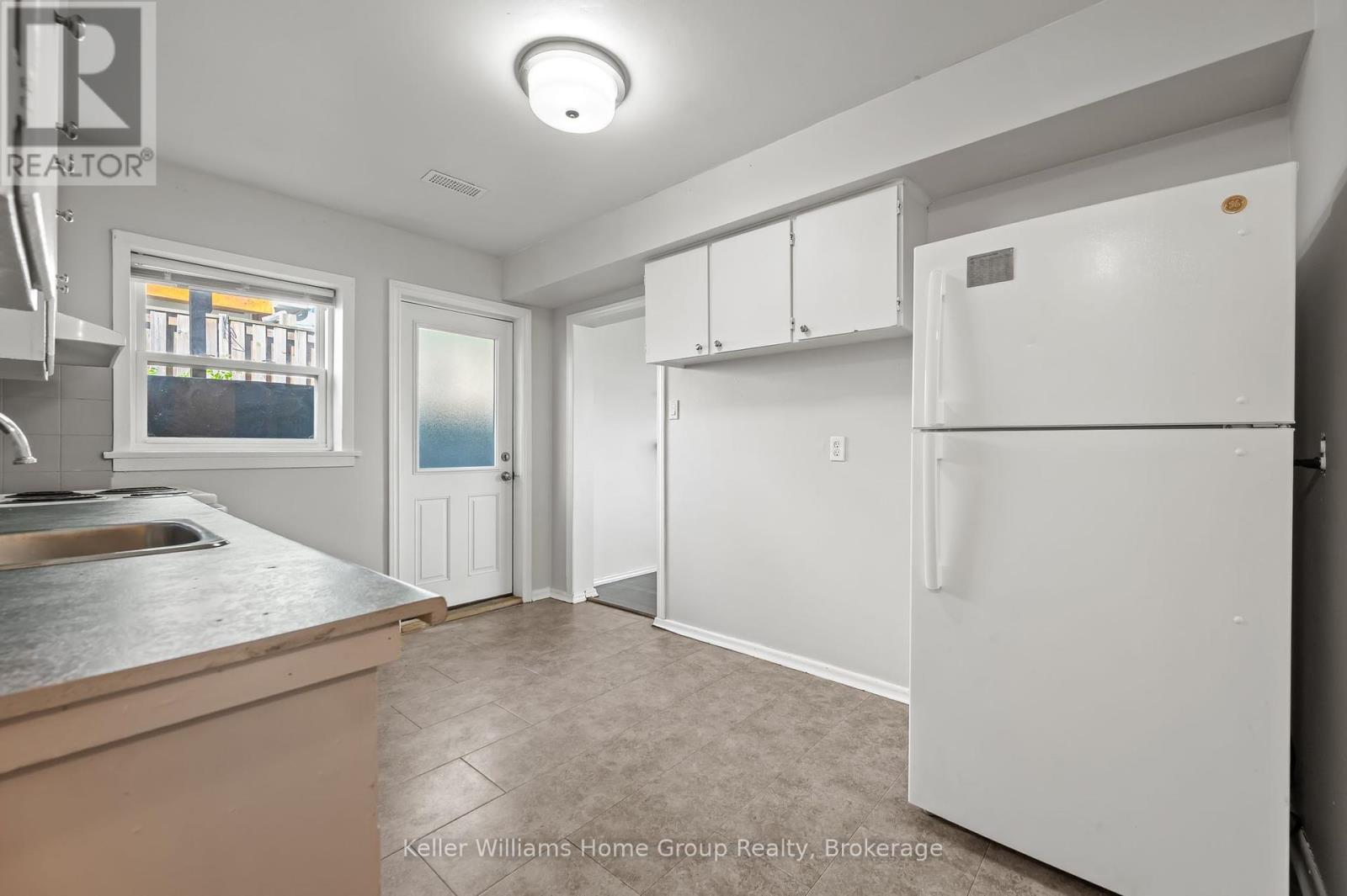 228 Connaught Street, Kitchener, Ontario  N2C 1B3 - Photo 15 - X12273907