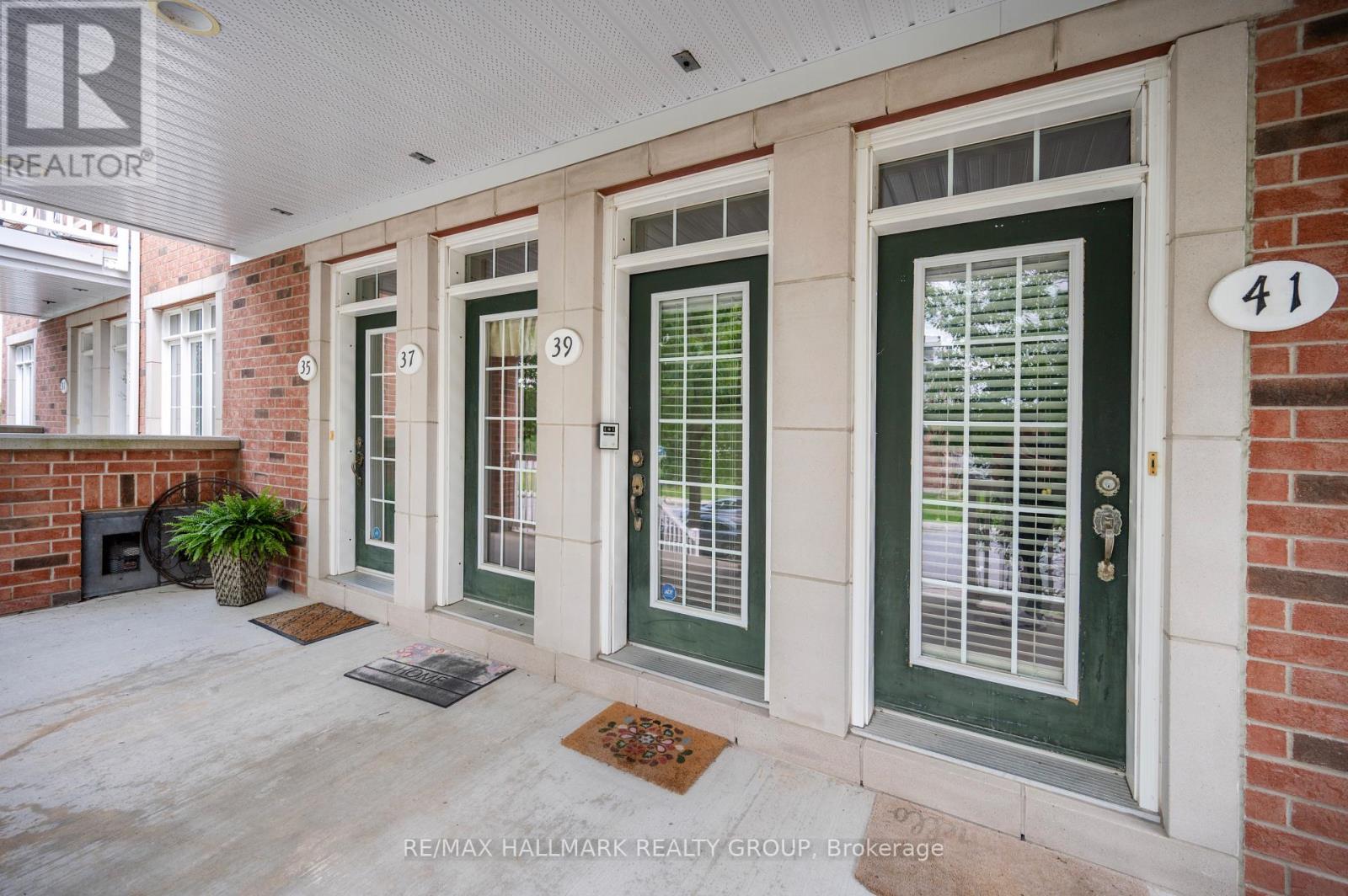 Property at 39 - 39 HAWKSTONE GATE image 3