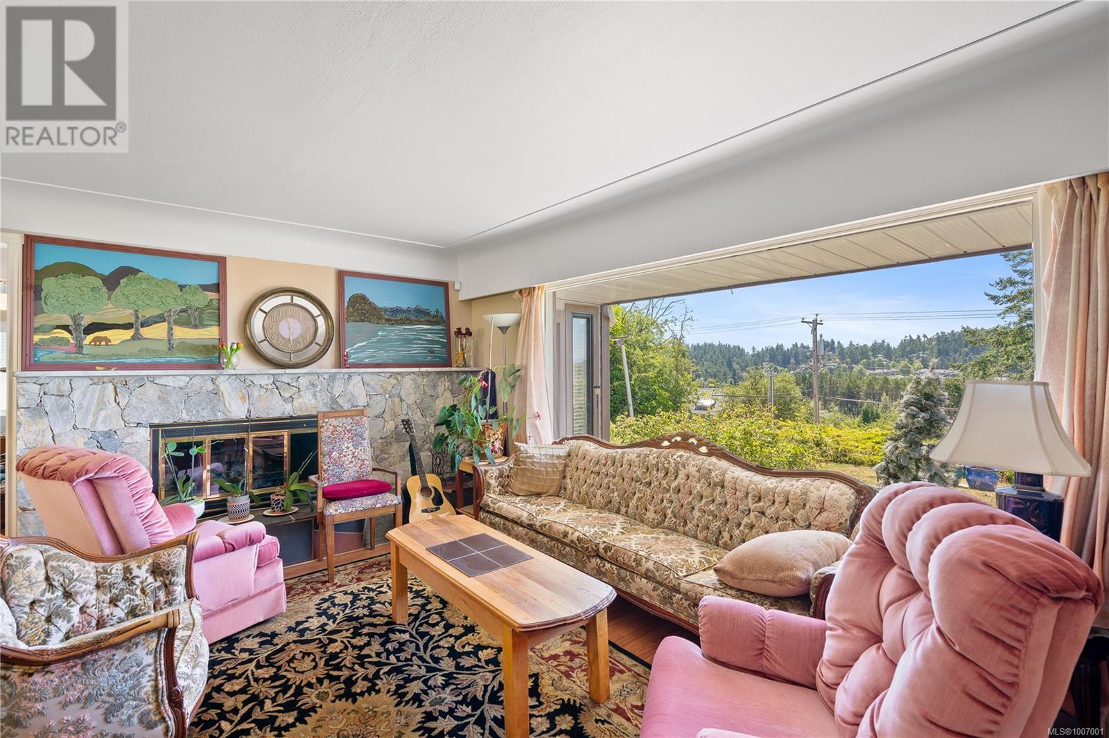 Property at 854 Royal Oak Ave image 1