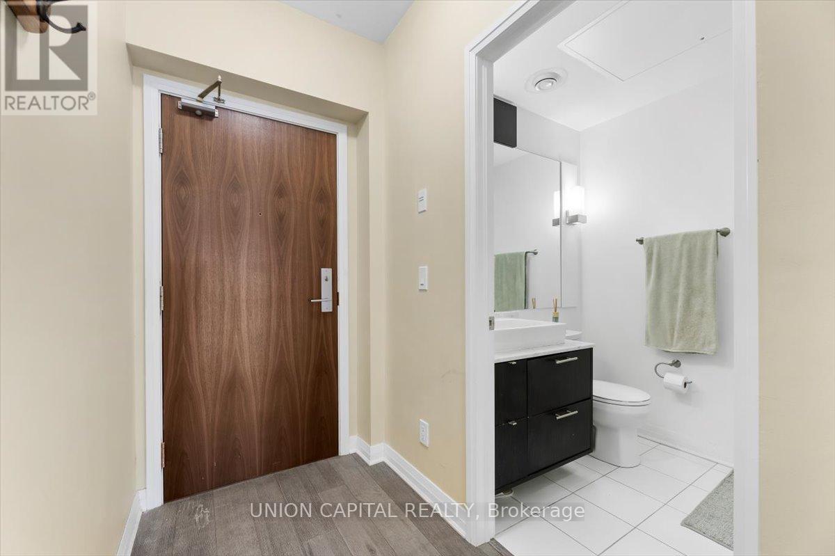 2803 - 8 Mercer Street, Toronto, Ontario  M5V 0C4 - Photo 10 - C12273936