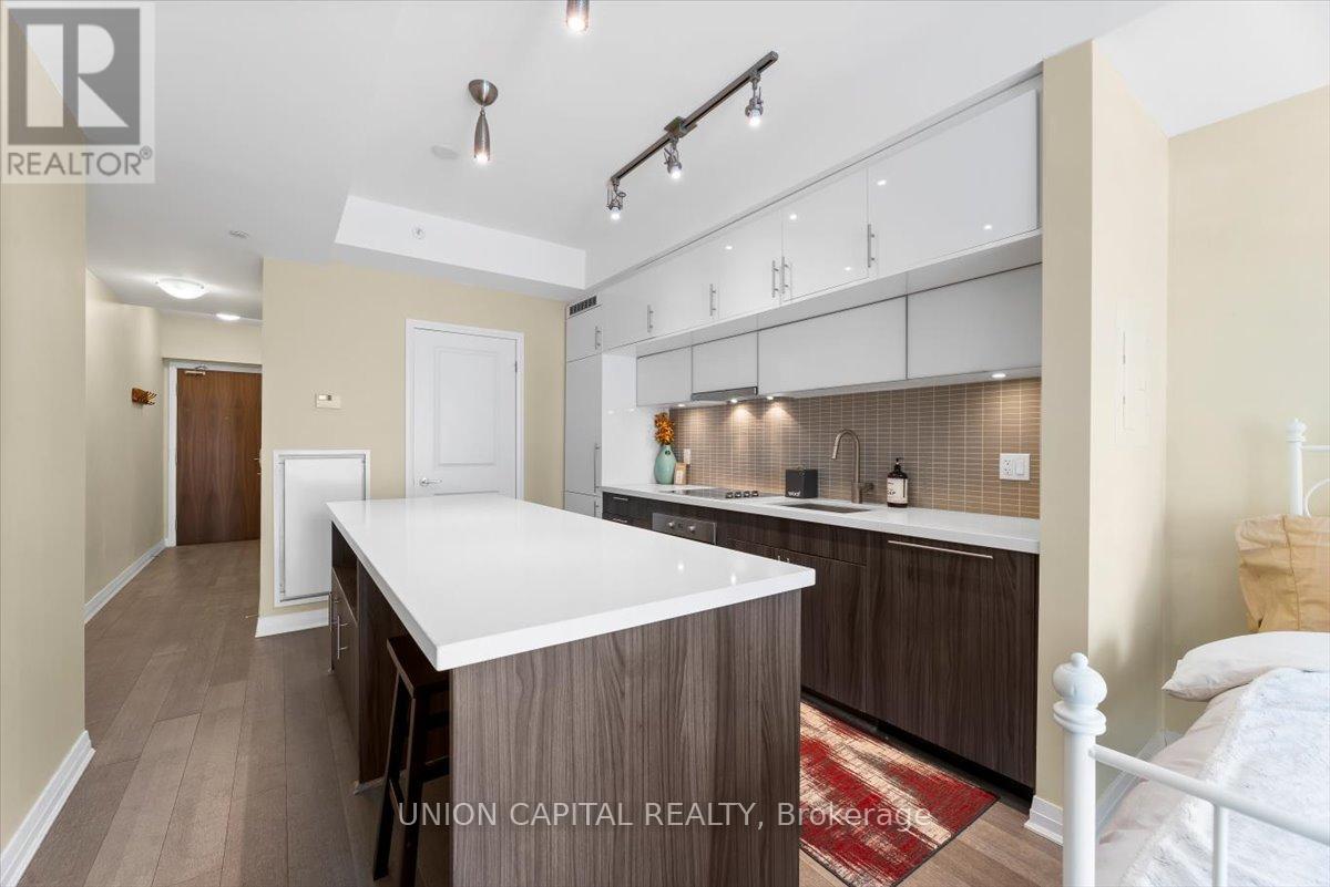 2803 - 8 Mercer Street, Toronto, Ontario  M5V 0C4 - Photo 2 - C12273936