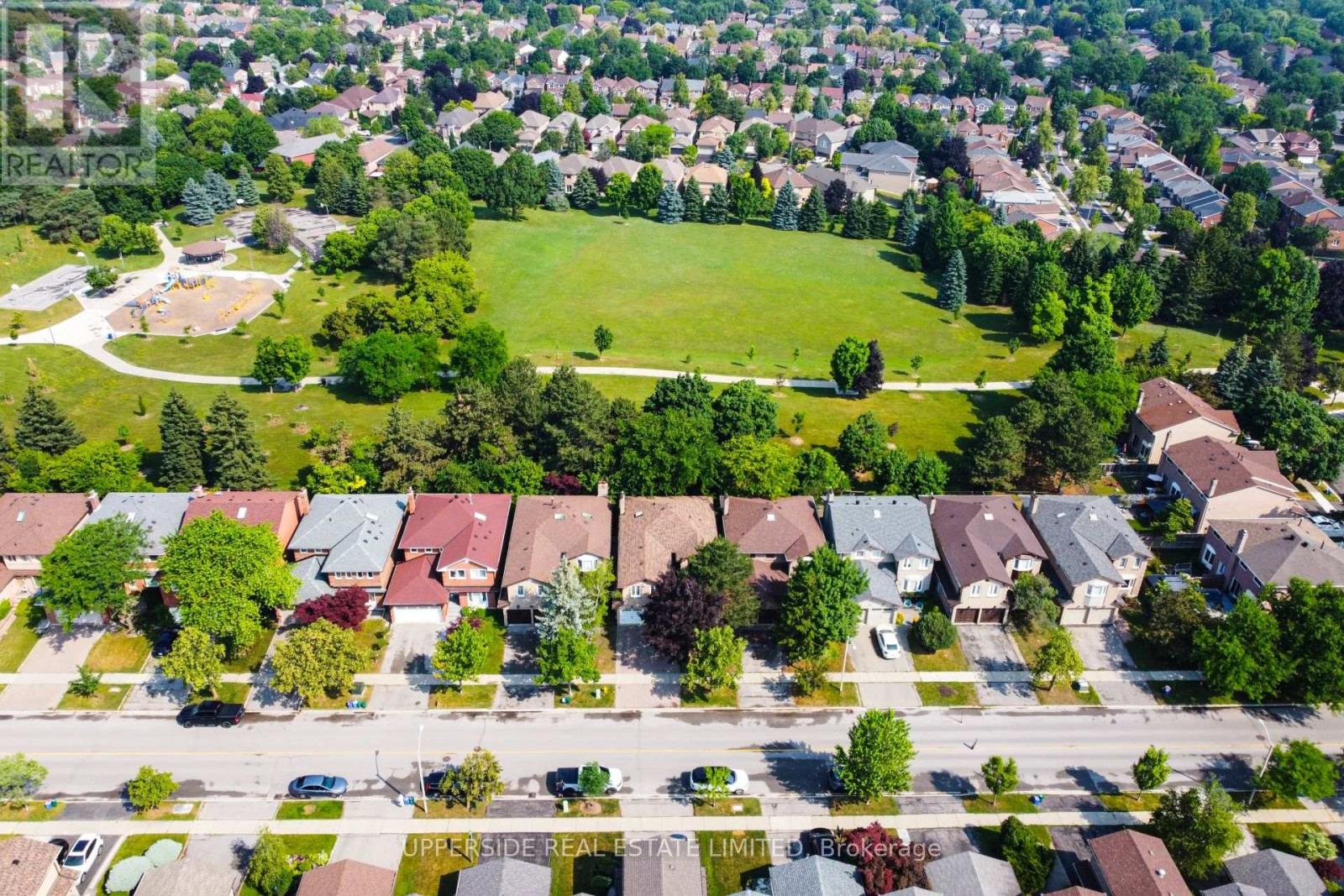 Property at 646 YORK HILL BOULEVARD image 4