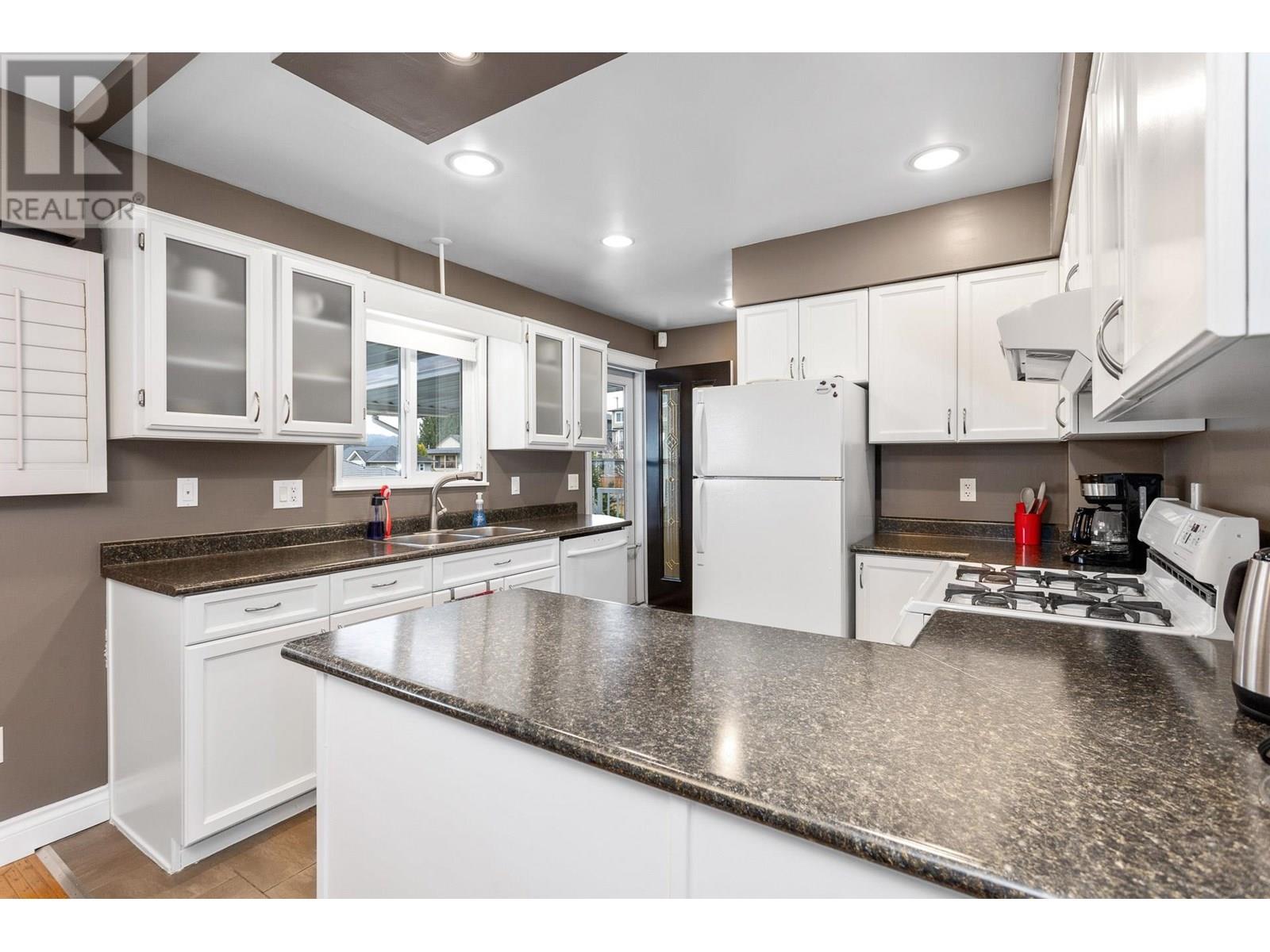 2920 Walton Avenue, Coquitlam, British Columbia  V3B 2W3 - Photo 9 - R3011475