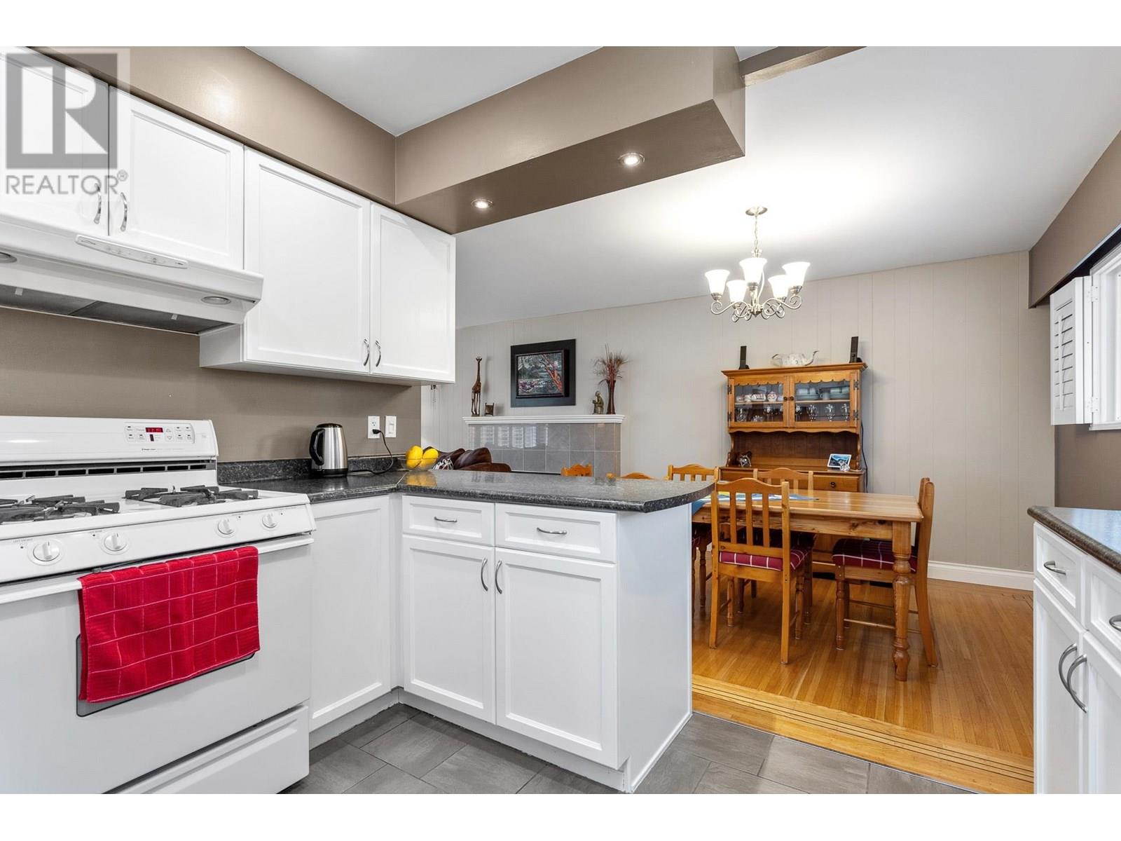 2920 Walton Avenue, Coquitlam, British Columbia  V3B 2W3 - Photo 11 - R3011475