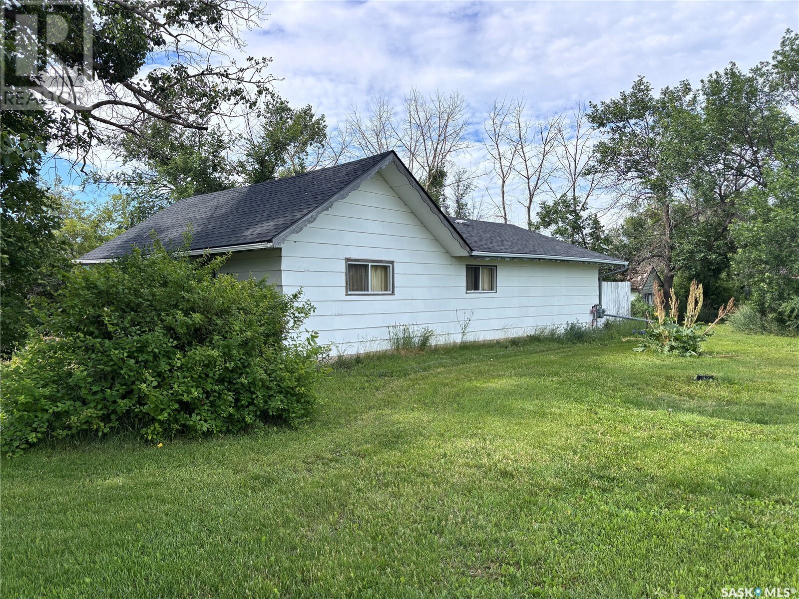 Property at 108 2nd AVENUE S image 2