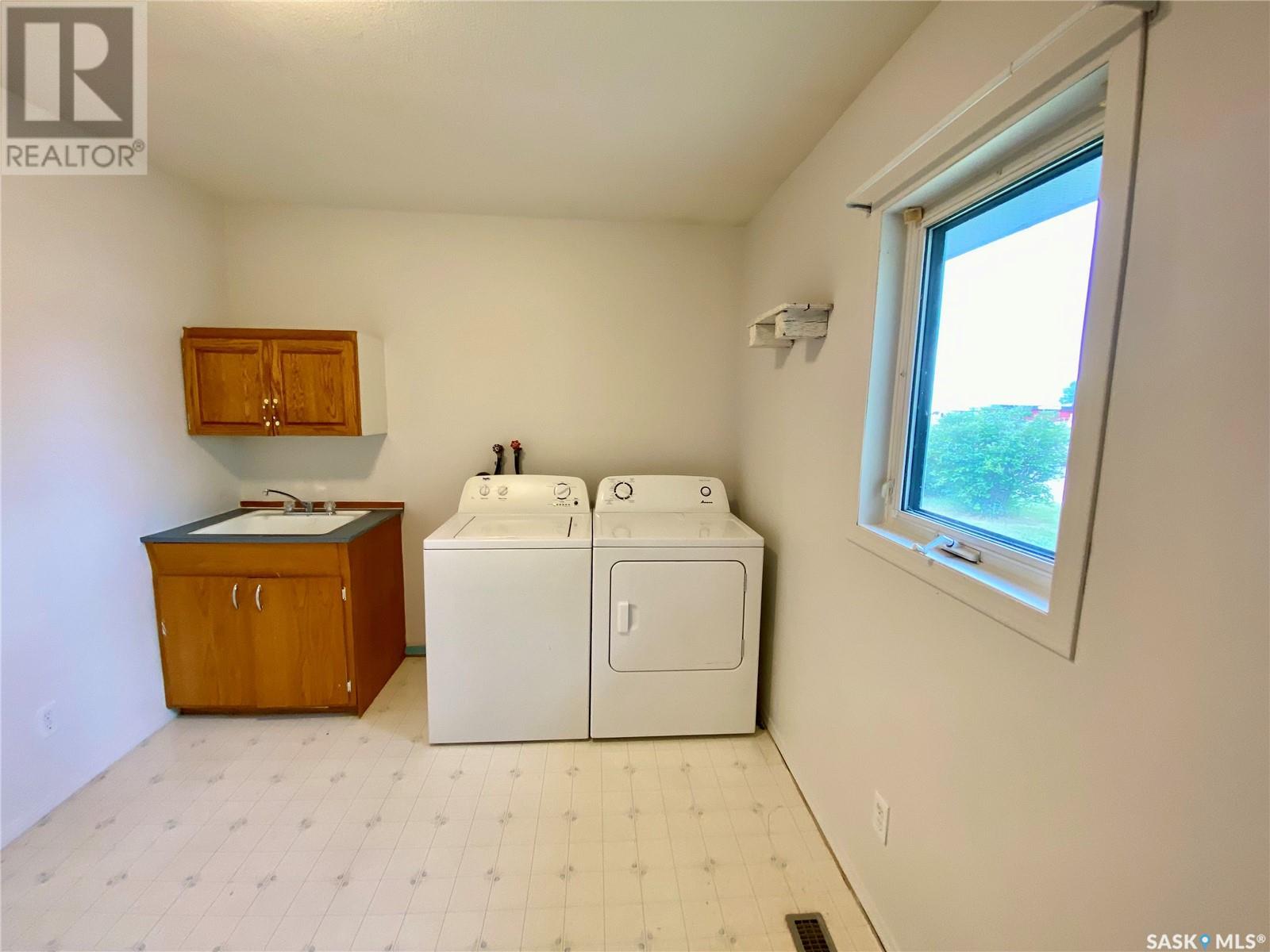 106 Main Street, Midale, Saskatchewan  S0C 1S0 - Photo 17 - SK012095
