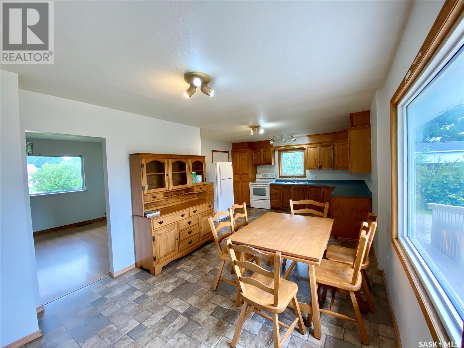 106 Main Street, Midale, Saskatchewan  S0C 1S0 - Photo 2 - SK012095
