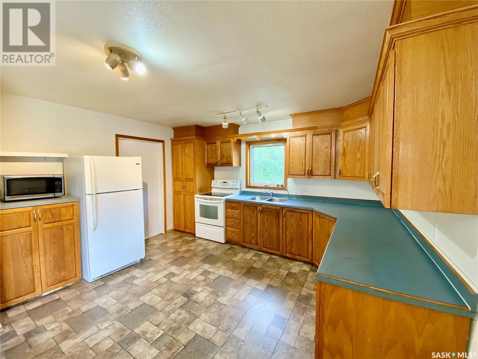 106 Main Street, Midale, Saskatchewan  S0C 1S0 - Photo 4 - SK012095