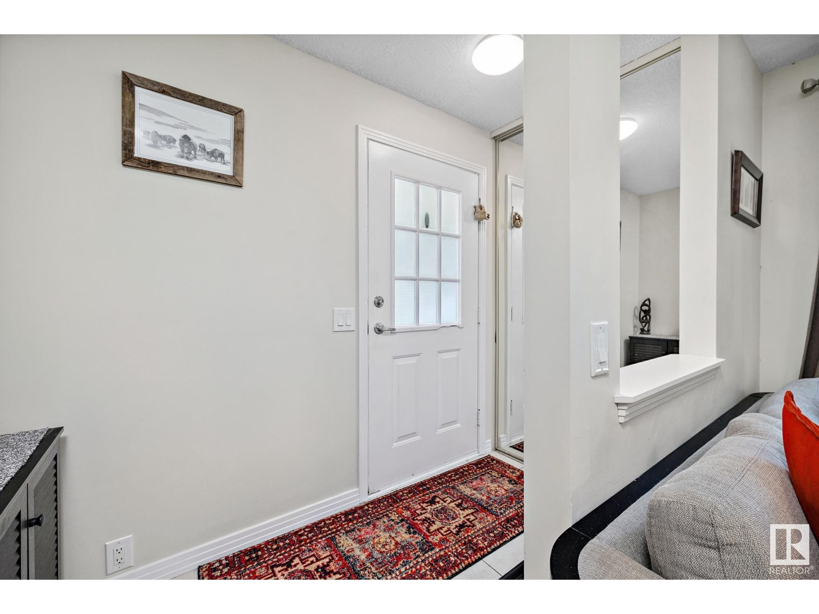 Property at 4 WAVERLY DR image 3