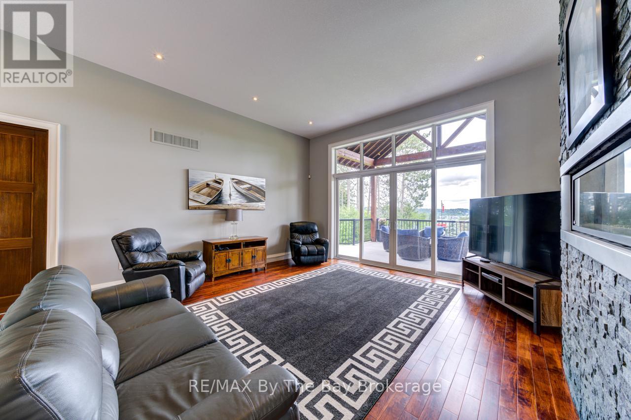45 Military Road, Penetanguishene, Ontario  L9M 1S4 - Photo 6 - S12274074