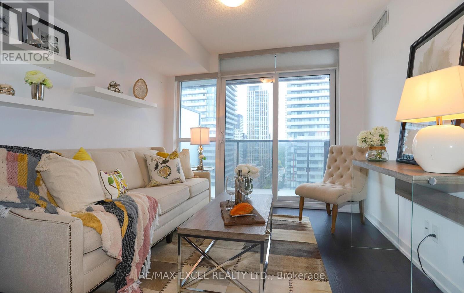 1804 - 125 Redpath Avenue, Toronto, Ontario  M4S 0B5 - Photo 1 - C12269055