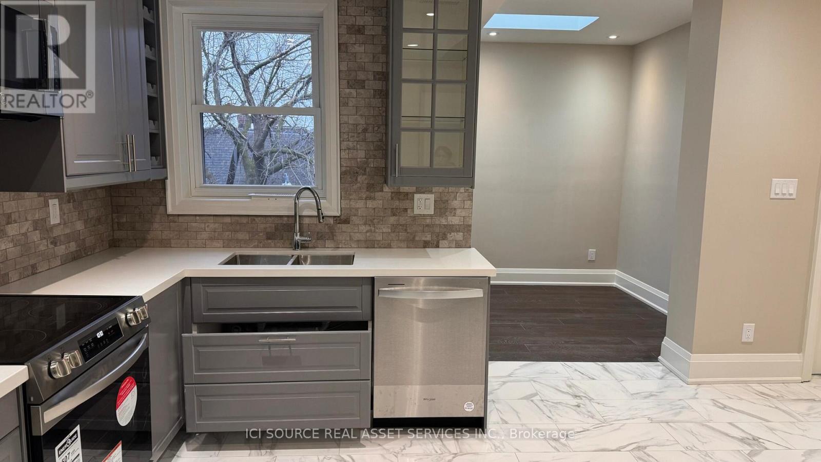 Unit A - 615 College Street, Toronto, Ontario  M6G 1B5 - Photo 5 - C12272276