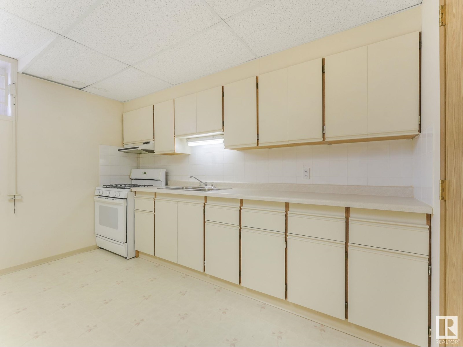 1820 Bearspaw Dr W Nw, Edmonton, Alberta  T6J 6K4 - Photo 32 - E4446761