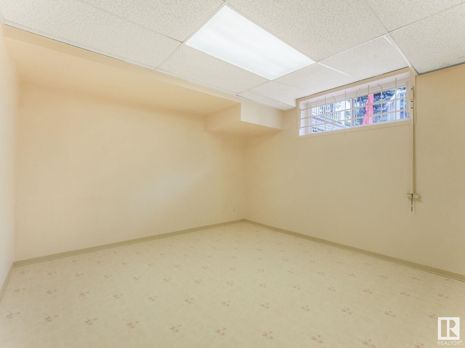 1820 Bearspaw Dr W Nw, Edmonton, Alberta  T6J 6K4 - Photo 33 - E4446761