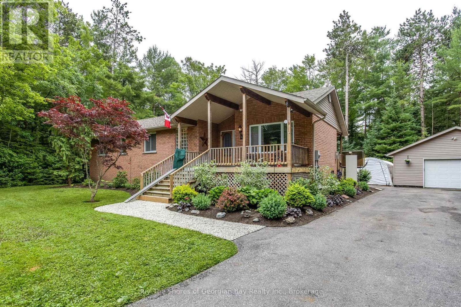 Property at 34 PINESHORE CRESCENT E image 2