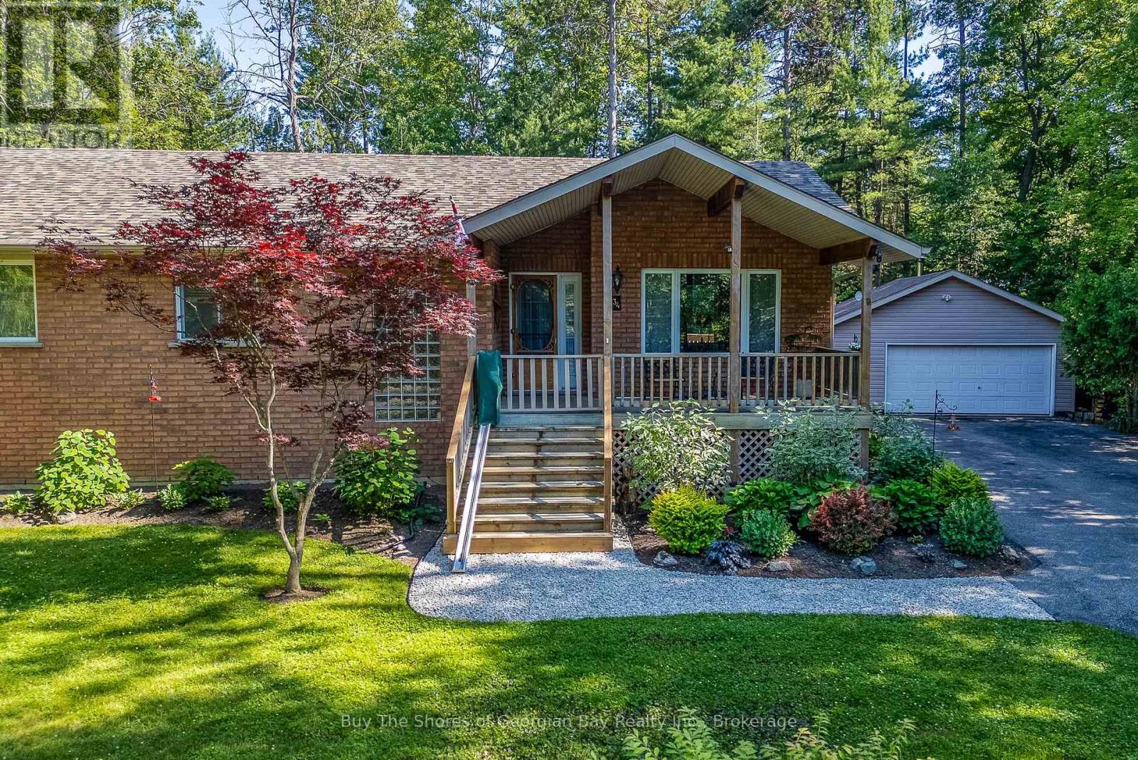 Property at 34 PINESHORE CRESCENT E image 1
