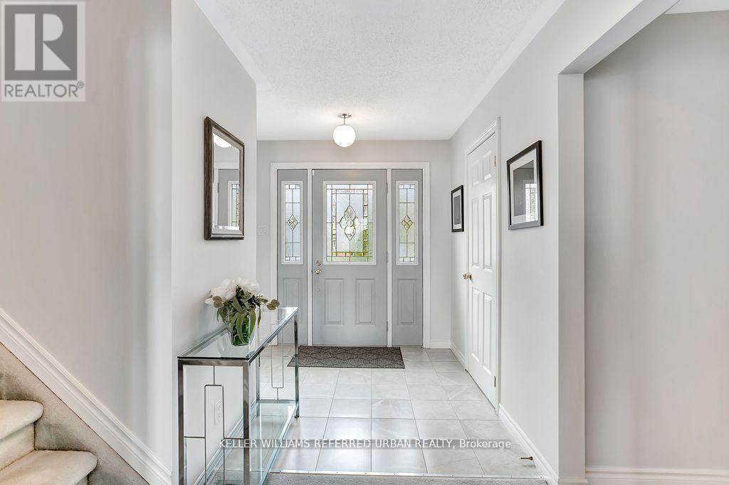 259 Pleasant Boulevard, Georgina, Ontario  L4P 2S7 - Photo 3 - N12274005