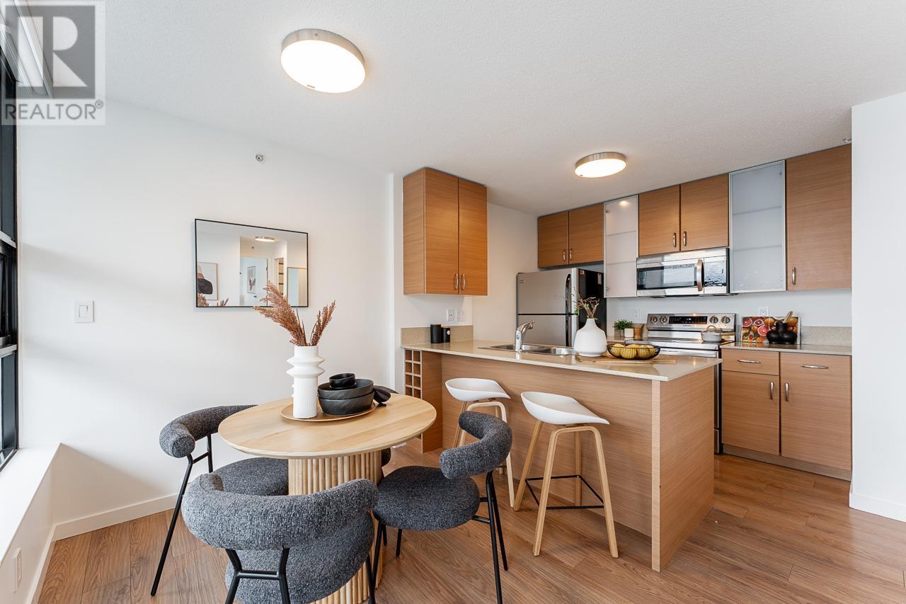 Listing Picture 14 of 33 : 2902 977 MAINLAND STREET, Vancouver / 溫哥華 - 魯藝地產 Yvonne Lu Group - MLS Medallion Club Member