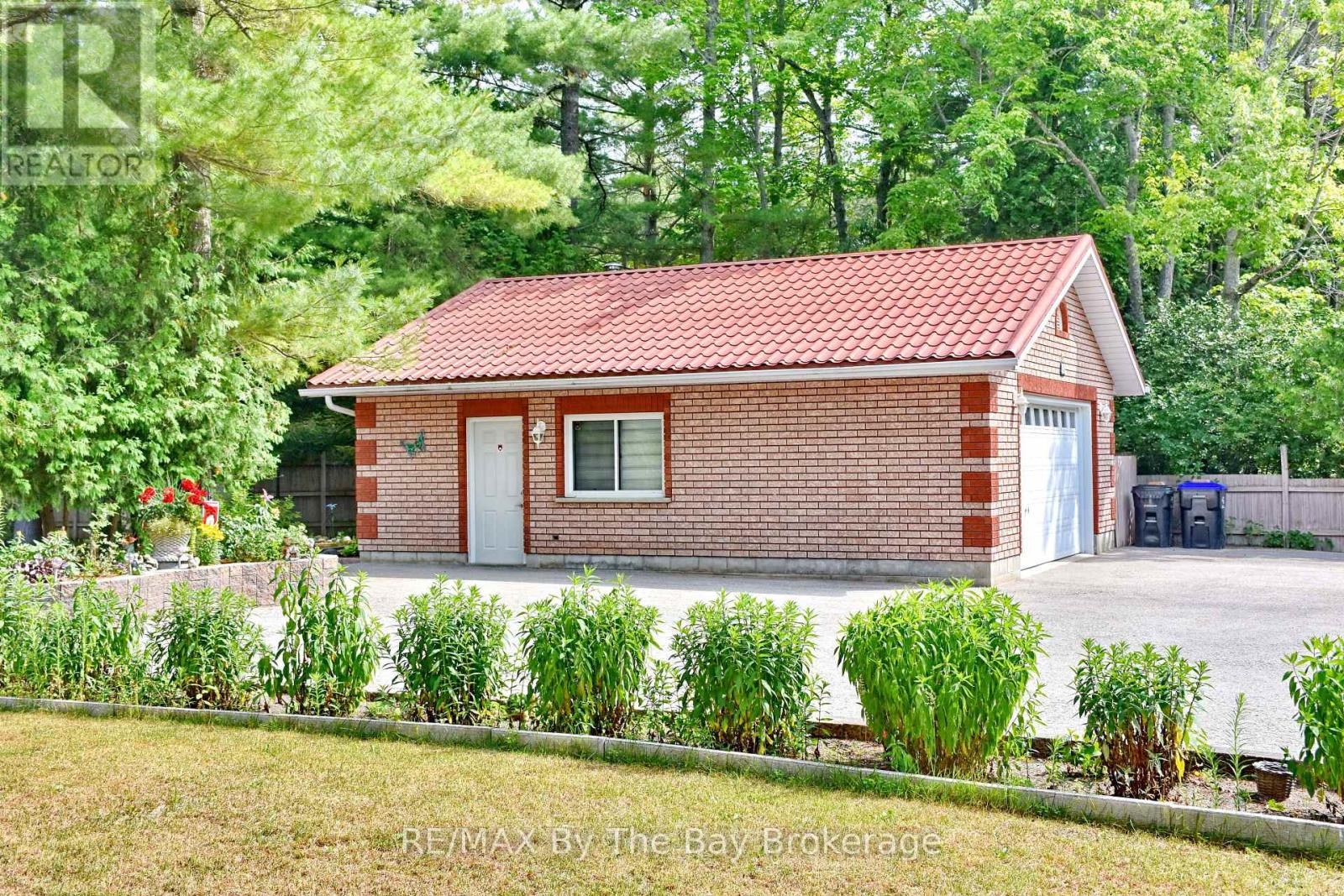 106 Deerbrook Drive, Wasaga Beach, Ontario  L9Z 2M8 - Photo 10 - S12274156
