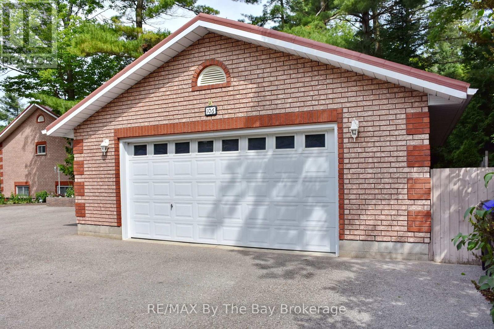 106 Deerbrook Drive, Wasaga Beach, Ontario  L9Z 2M8 - Photo 11 - S12274156