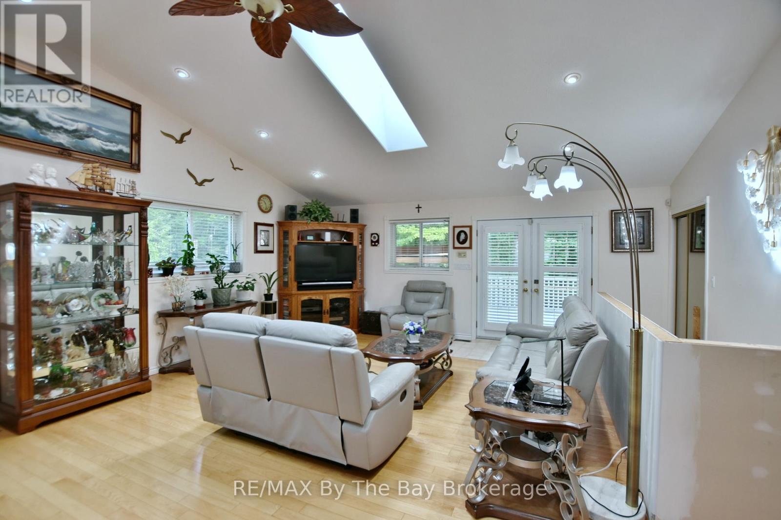 106 Deerbrook Drive, Wasaga Beach, Ontario  L9Z 2M8 - Photo 15 - S12274156