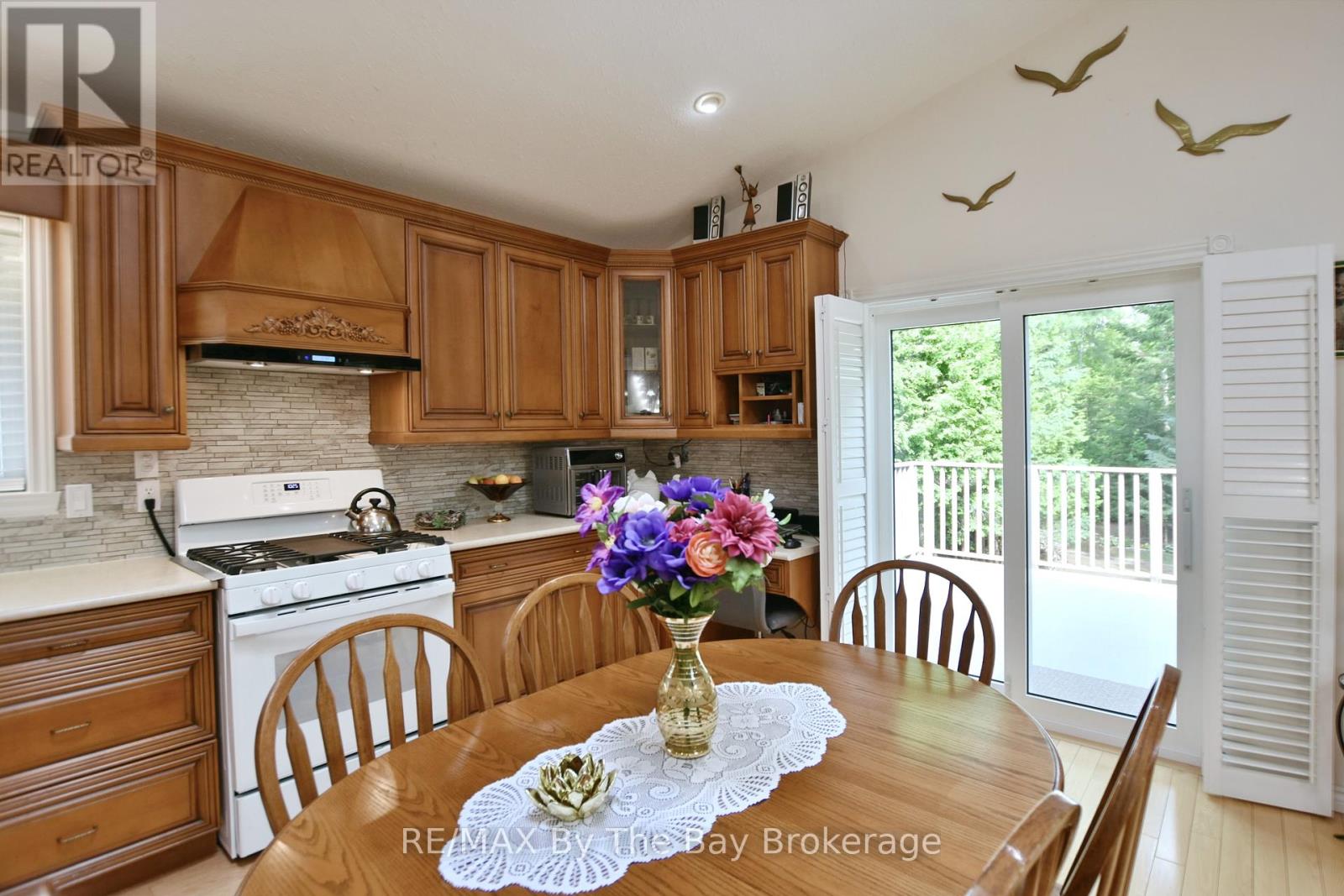 106 Deerbrook Drive, Wasaga Beach, Ontario  L9Z 2M8 - Photo 17 - S12274156