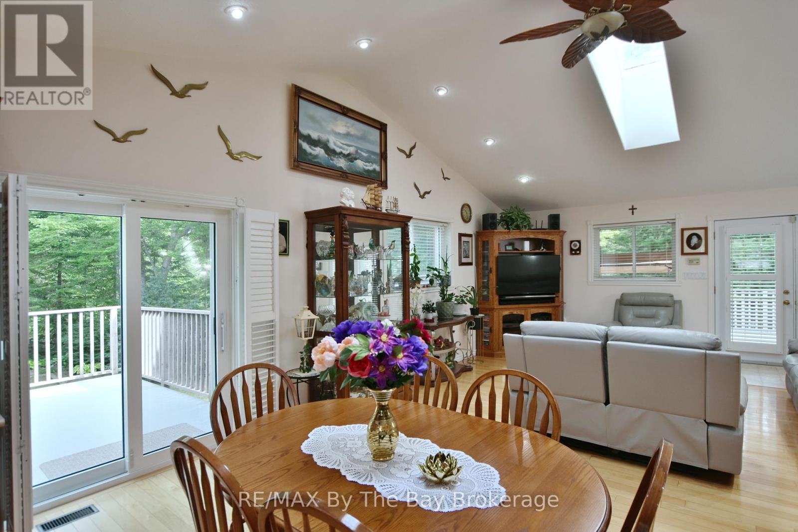 106 Deerbrook Drive, Wasaga Beach, Ontario  L9Z 2M8 - Photo 19 - S12274156