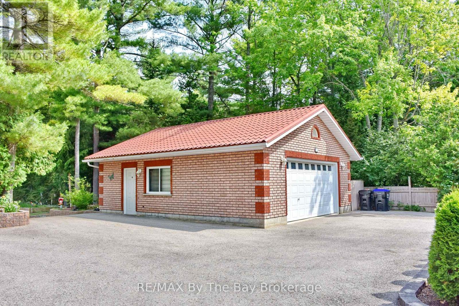 106 Deerbrook Drive, Wasaga Beach, Ontario  L9Z 2M8 - Photo 9 - S12274156