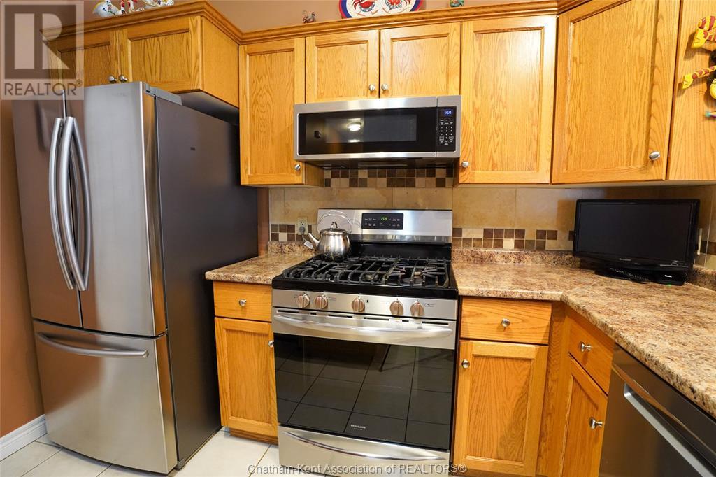 20 Mcintosh Avenue, Chatham, Ontario  N7M 6M1 - Photo 6 - 25015873