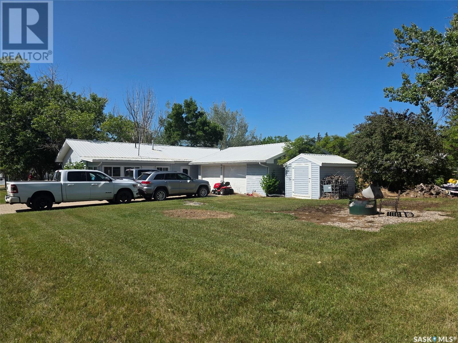 323 Heward Street, Stoughton, Saskatchewan  S0G 4T0 - Photo 2 - SK998614