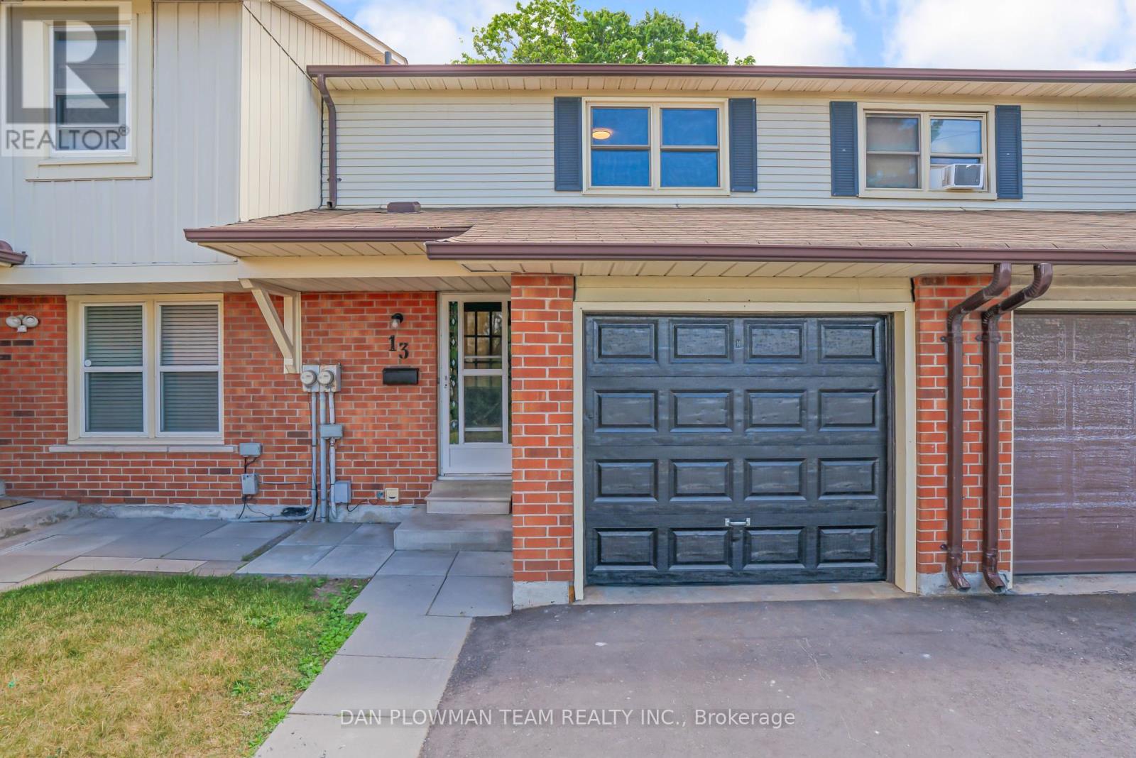 Property at 13 - 450 BRISTOL CRESCENT image 1