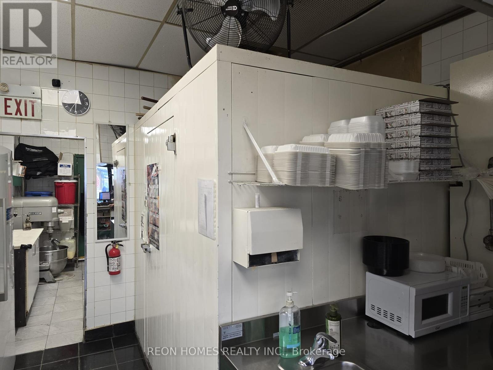 Property at 1015 COXWELL AVENUE image 2