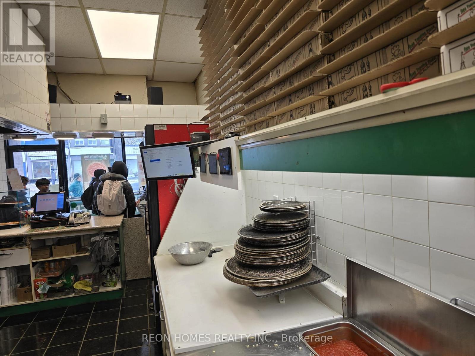Property at 1015 COXWELL AVENUE image 4