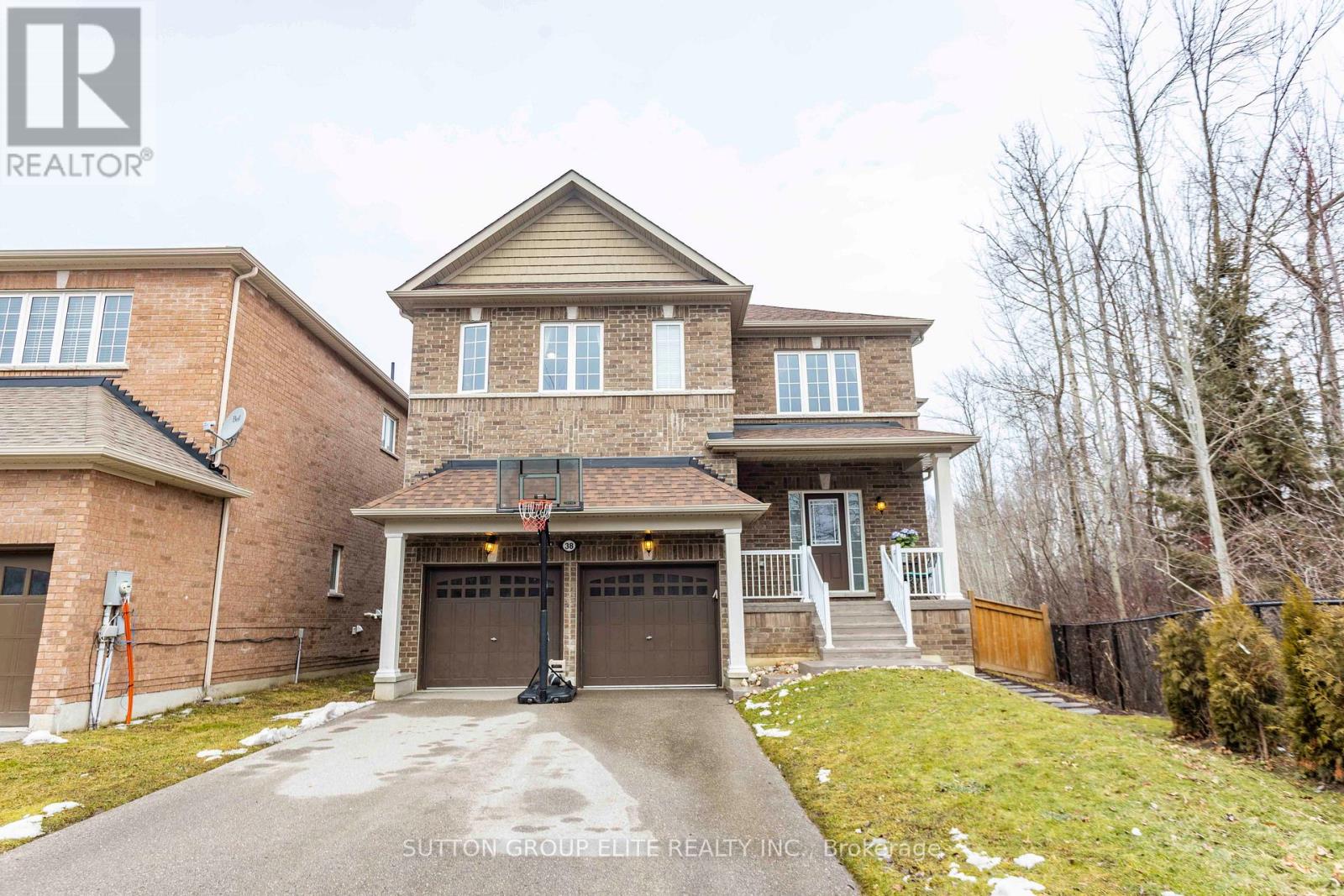 Property at 38 RICHMOND PARK DRIVE image 2